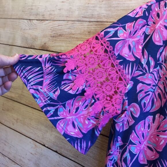 SIMPLY SOUTHERN TOP IN NAVY BLUE AND PINK FLORAL - Picture 4 of 6